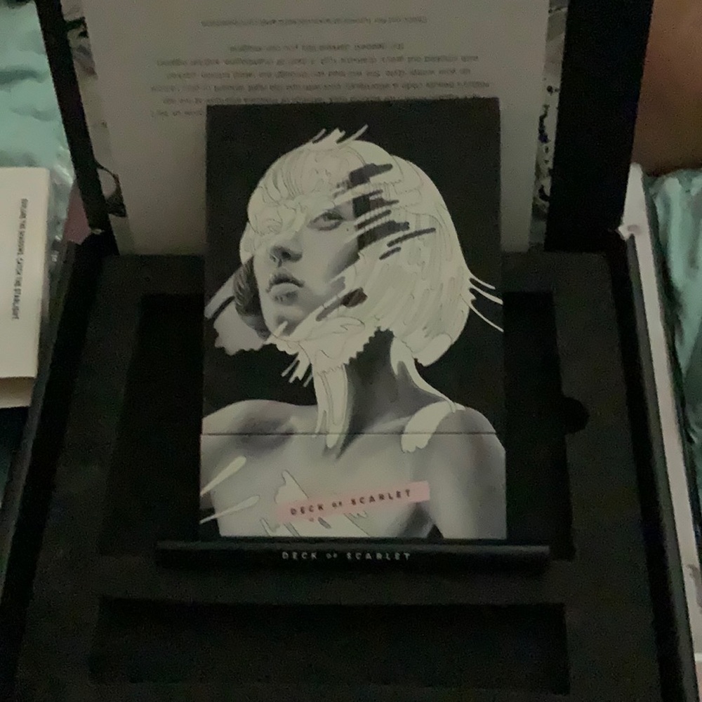 Deck of Scarlet Eyeshadow pallet